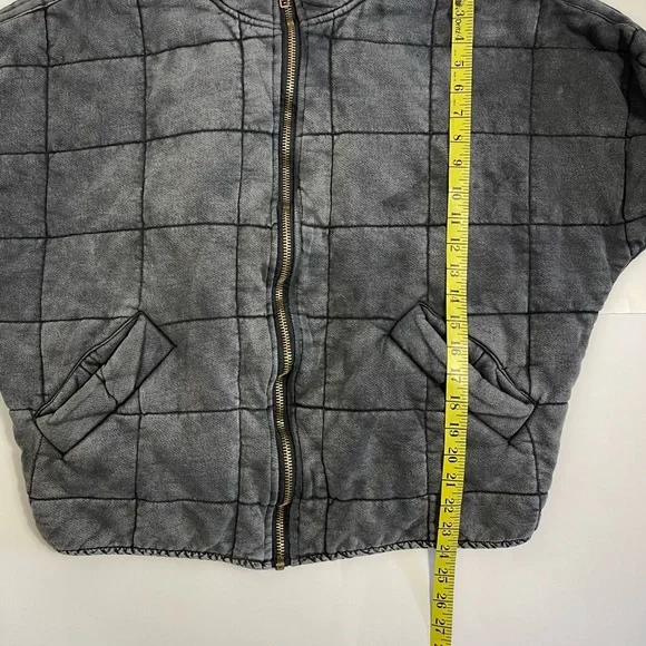 Free PeopleGray Quilted Zip-Up Jacket. Size: S.P - Picture 5 of 7